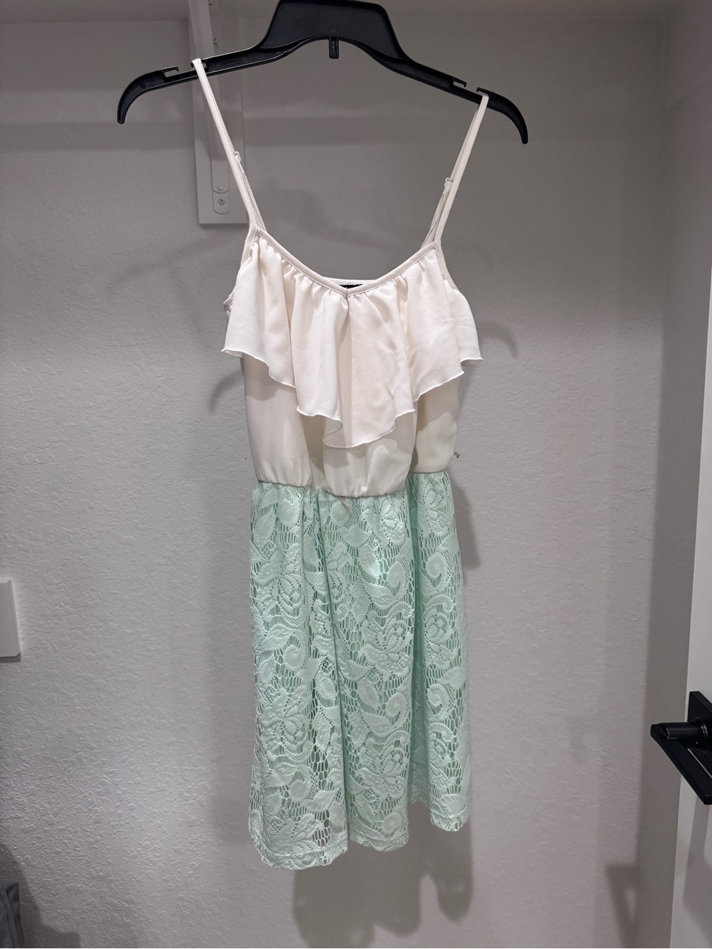 I.N. San Francisco Cream and Mint Lace Sundress